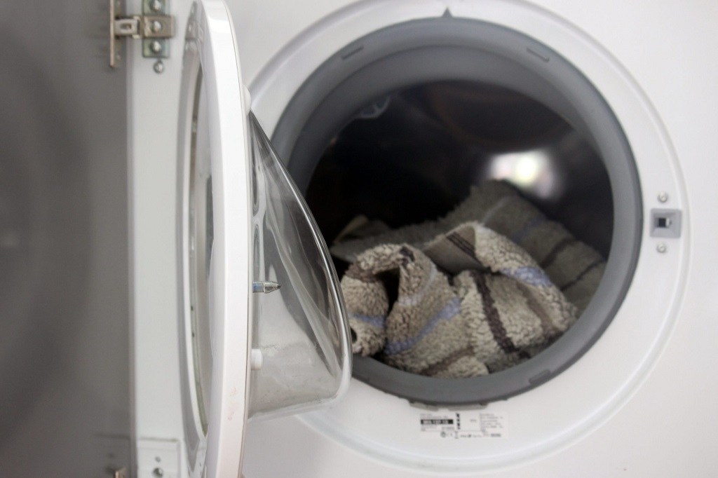 Can You Really Toss Car Floor Mats in the Washing Machine?